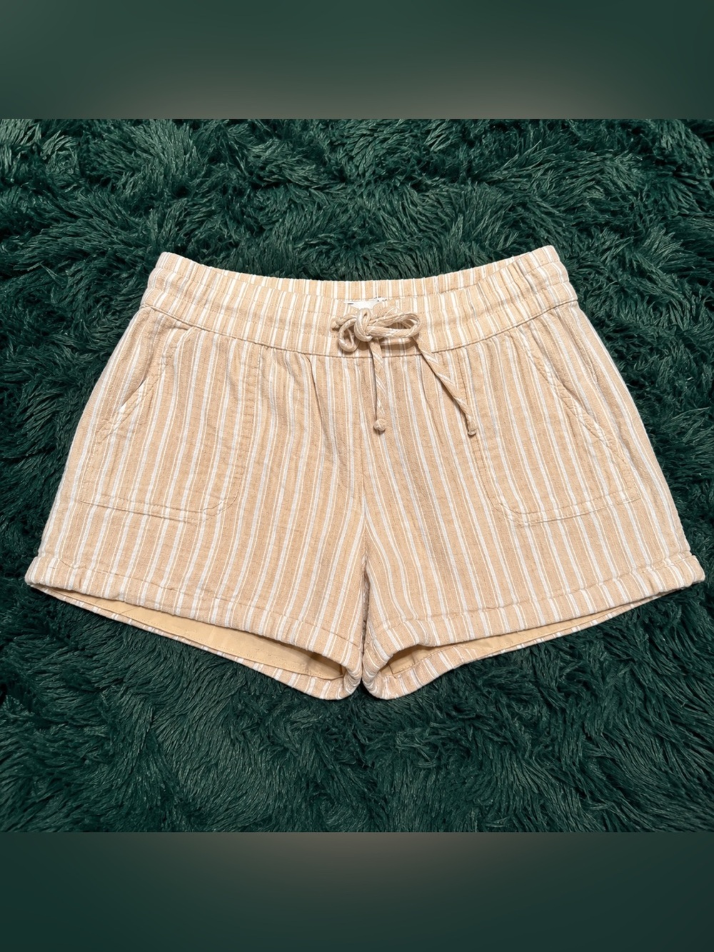 3/$25 ✨ Hollister Ultra High-Rise Striped Linen Blend Shorts Women’s Small